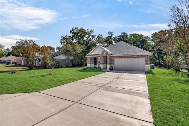 1093 Oak Ridge Drive, Oak Ridge TX 75160 - Photo 2