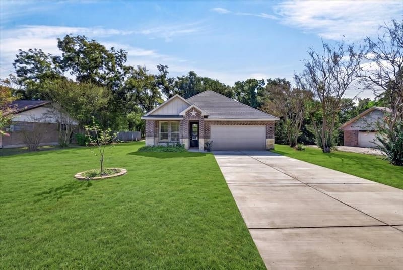 1093 Oak Ridge Drive, Oak Ridge TX 75160 - Photo 20