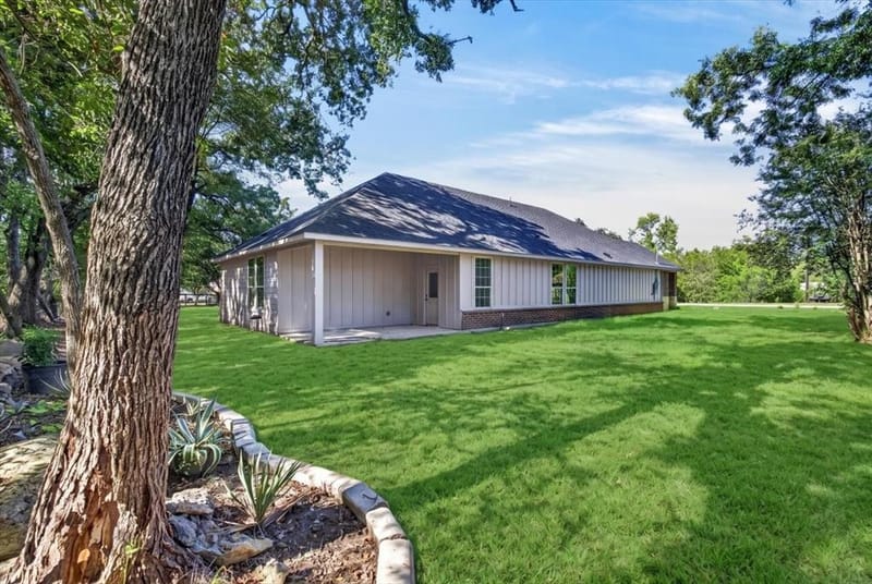 1093 Oak Ridge Drive, Oak Ridge TX 75160 - Photo 18