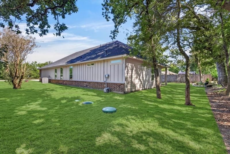1093 Oak Ridge Drive, Oak Ridge TX 75160 - Photo 19