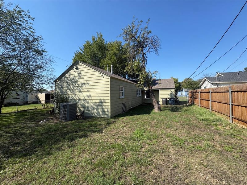 5037 Fairfax Street, Fort Worth TX 76116 - Photo 11