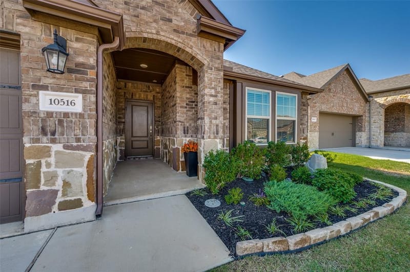 10516 Fountain Gate Street, Aubrey TX 76227 - Photo 2