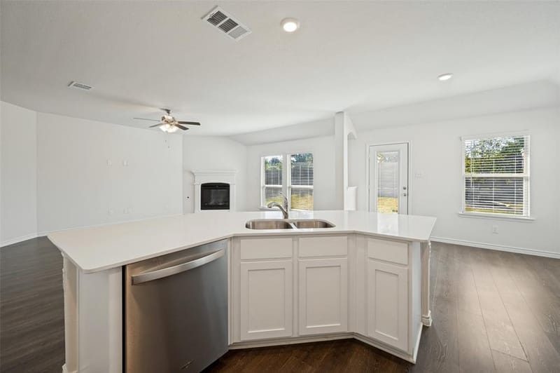 10516 Fountain Gate Street, Aubrey TX 76227 - Photo 6