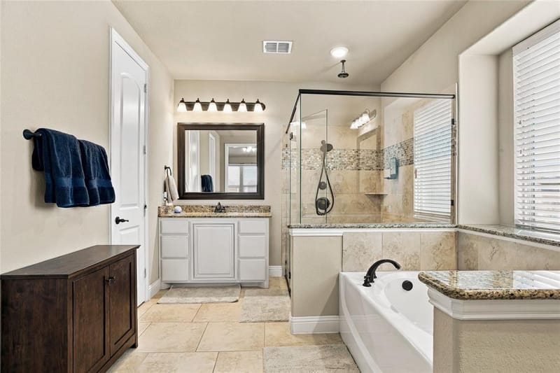 2820 Mariposa Drive, Grand Prairie TX 75054 - Photo 14