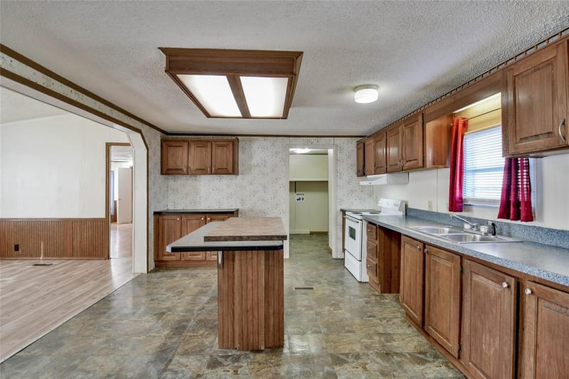 4040 Dillard Court, Joshua TX 76058 - Photo 9