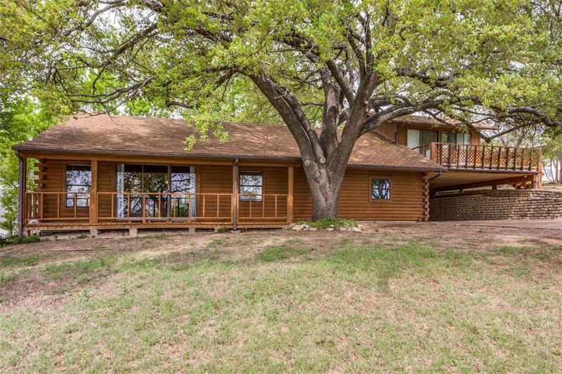 1114 Spur Trail, Granbury TX 76049