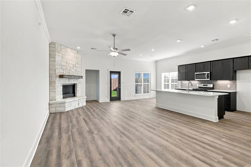 4215 Hummingbird Drive, Sherman TX 75092 - Photo 4