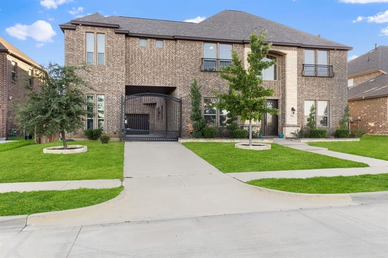 3204 Chambley Lane, Mansfield TX 76084 - Photo 2