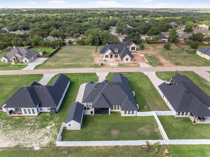 2156 Middlewood Circle, Granbury TX 76049 - Photo 36