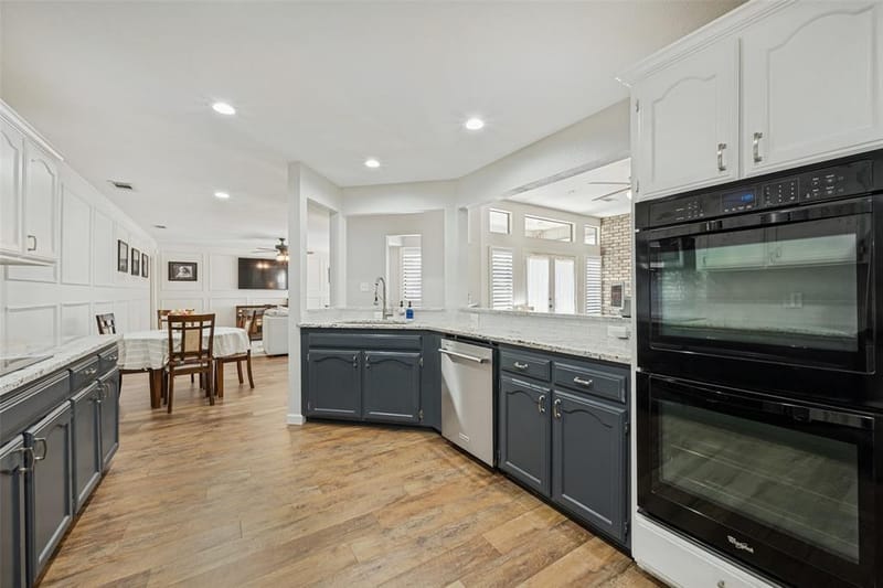 2709 Edinboro Drive, Arlington TX 76012 - Photo 7