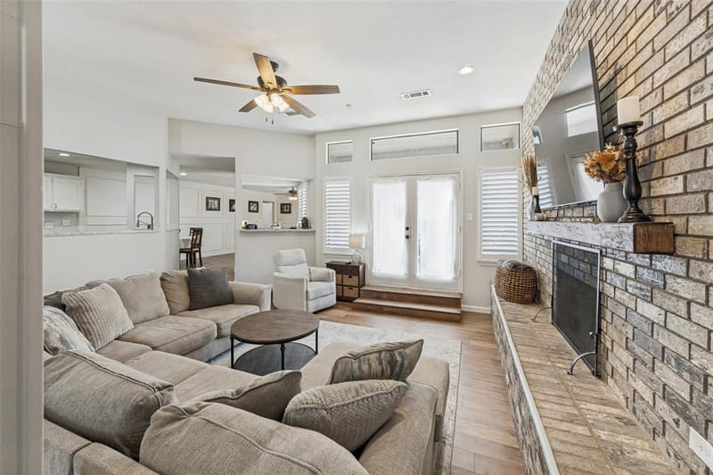 2709 Edinboro Drive, Arlington TX 76012 - Photo 4