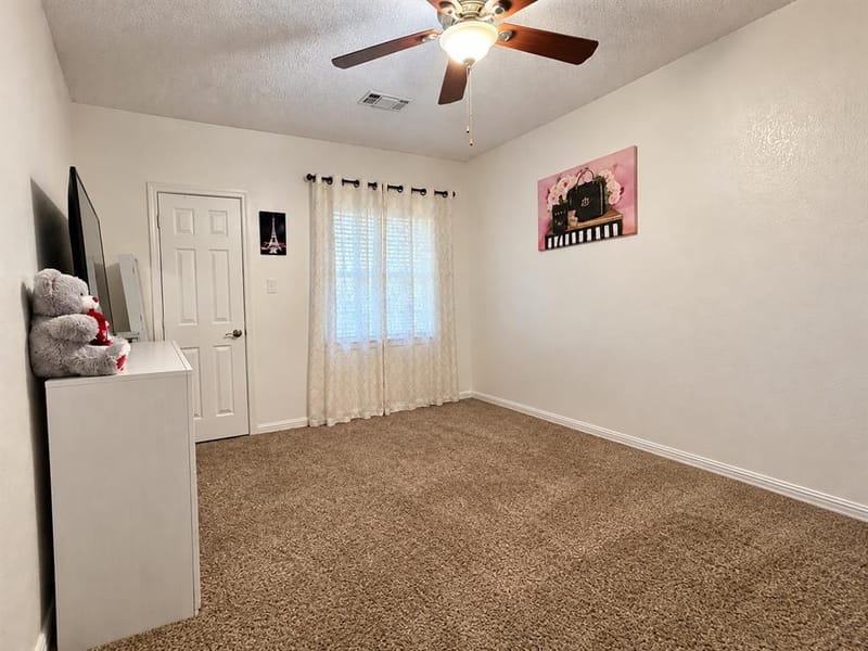 2229 Templeton Drive, Arlington TX 76006 - Photo 6