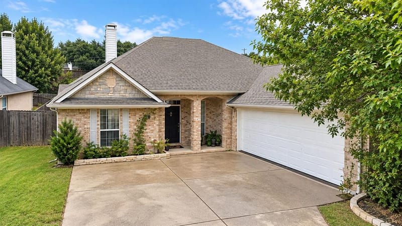 2229 Templeton Drive, Arlington TX 76006