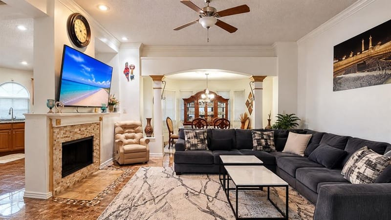 2229 Templeton Drive, Arlington TX 76006 - Photo 9