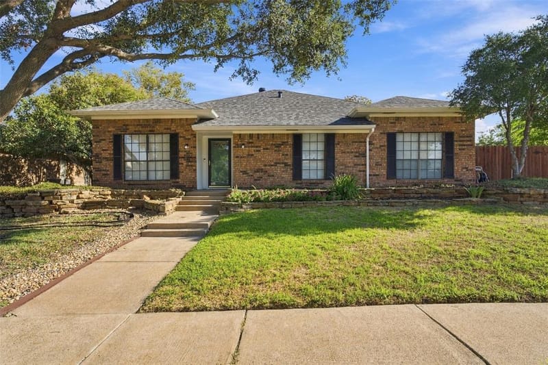 841 Villa Ridge Drive, Garland TX 75043 - Photo 2