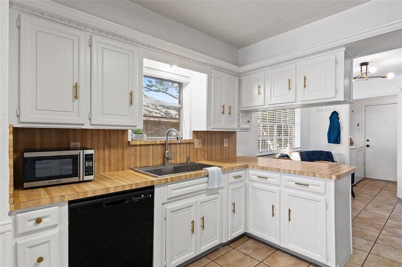 841 Villa Ridge Drive, Garland TX 75043 - Photo 12