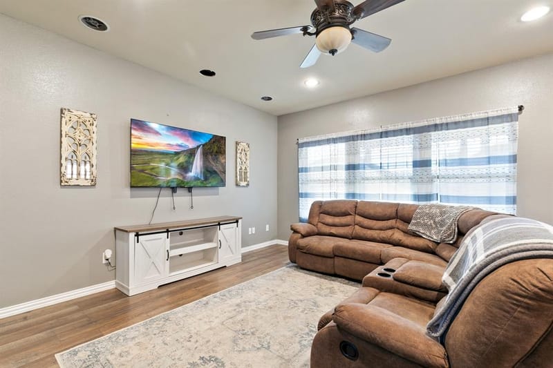 107 Ashlyn Court, Whitesboro TX 76273 - Photo 9