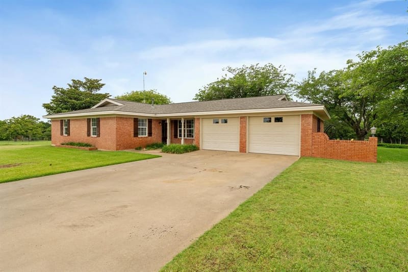 1802 County Road 428, Stephenville TX 76401