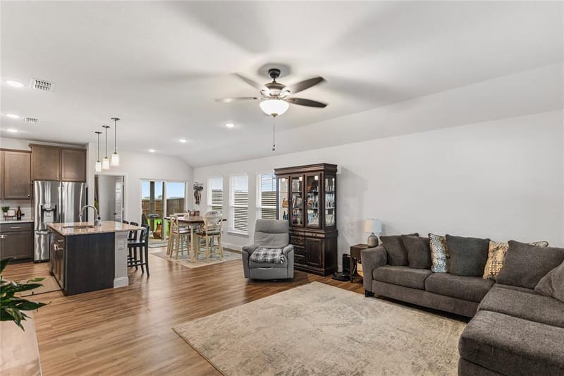 106 Palamino Dr, Lindsay TX 76250 - Photo 2