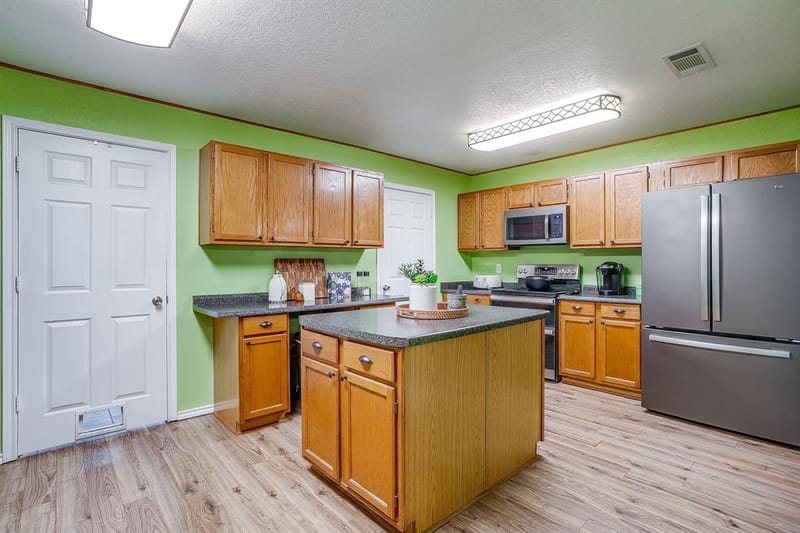 1219 Hyde Park Boulevard, Cleburne TX 76033 - Photo 17