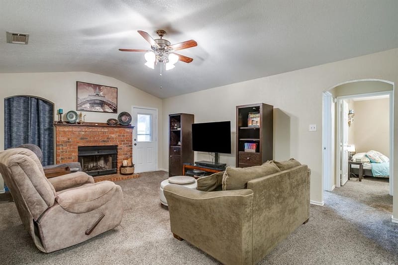 1219 Hyde Park Boulevard, Cleburne TX 76033 - Photo 9