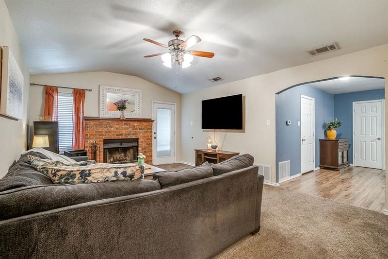 1219 Hyde Park Boulevard, Cleburne TX 76033 - Photo 24