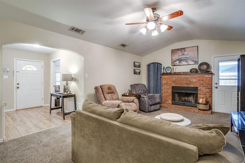 1219 Hyde Park Boulevard, Cleburne TX 76033 - Photo 10