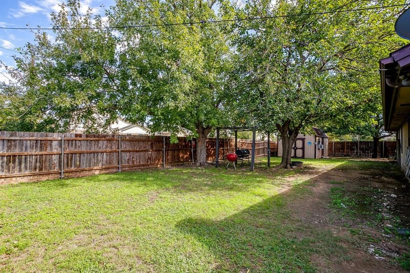 1219 Hyde Park Boulevard, Cleburne TX 76033 - Photo 40