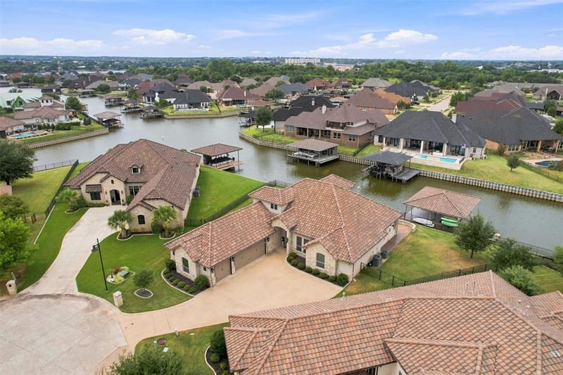 1601 Malibu Bay Court, Granbury TX 76048