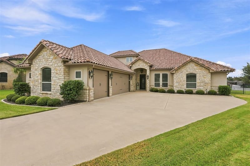 1601 Malibu Bay Court, Granbury TX 76048 - Photo 38
