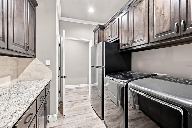 1601 Malibu Bay Court, Granbury TX 76048 - Photo 33