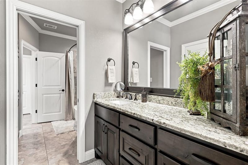 1601 Malibu Bay Court, Granbury TX 76048 - Photo 31