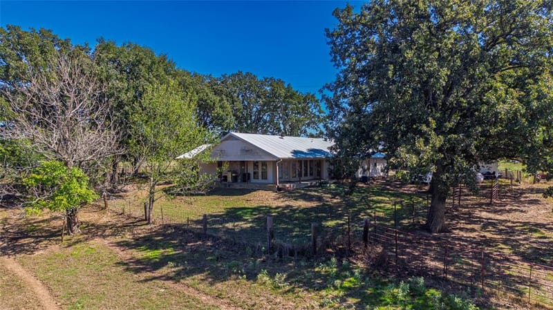 1586 County Road 4133, Cumby TX 75433 - Photo 6