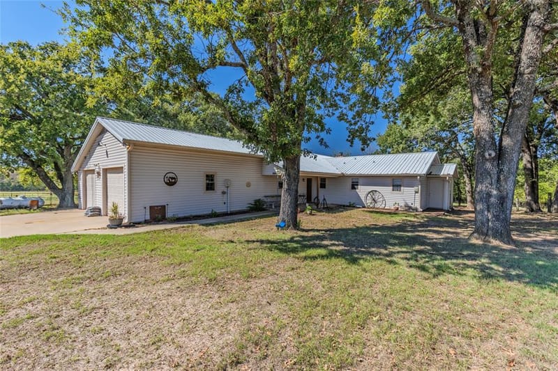 1586 County Road 4133, Cumby TX 75433 - Photo 3