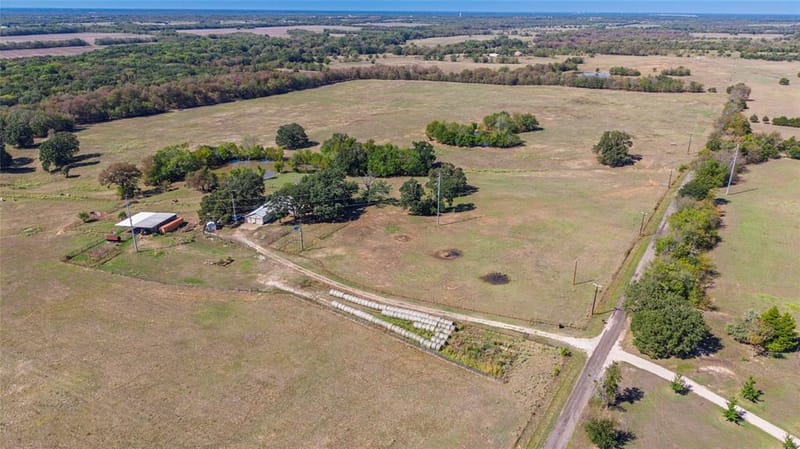 1586 County Road 4133, Cumby TX 75433 - Photo 4