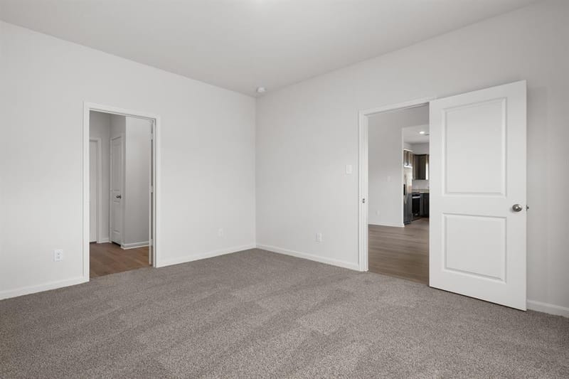 9613 Logan Square Drive, Fort Worth TX 76140 - Photo 8