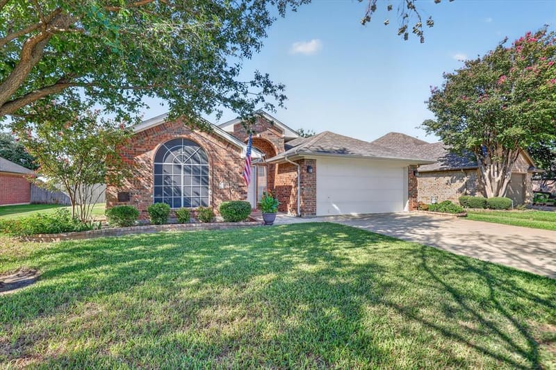 333 Carriage Lane, Saginaw TX 76179 - Photo 3