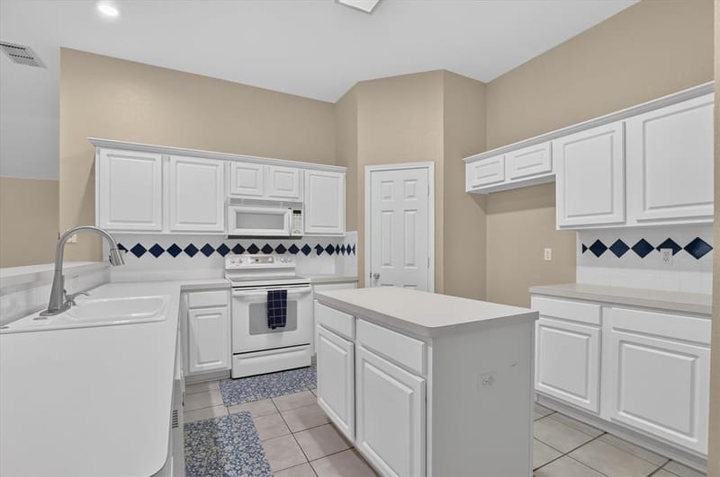 333 Carriage Lane, Saginaw TX 76179 - Photo 11
