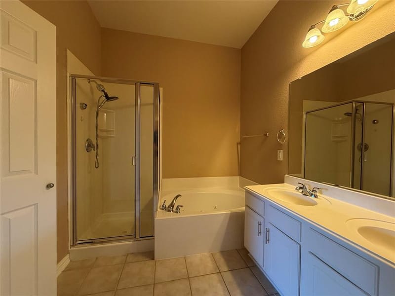 5327 Lake Gardens Drive, Grand Prairie TX 75052 - Photo 16