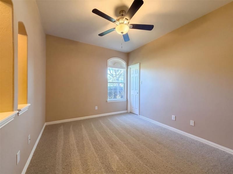 5327 Lake Gardens Drive, Grand Prairie TX 75052 - Photo 8
