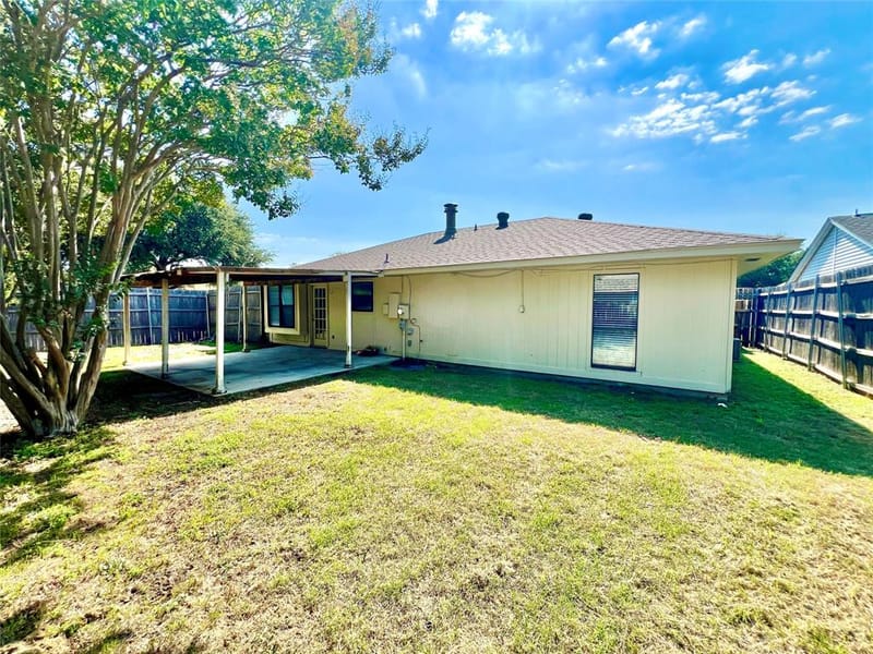 2319 Redbrook Drive, Arlington TX 76014 - Photo 10