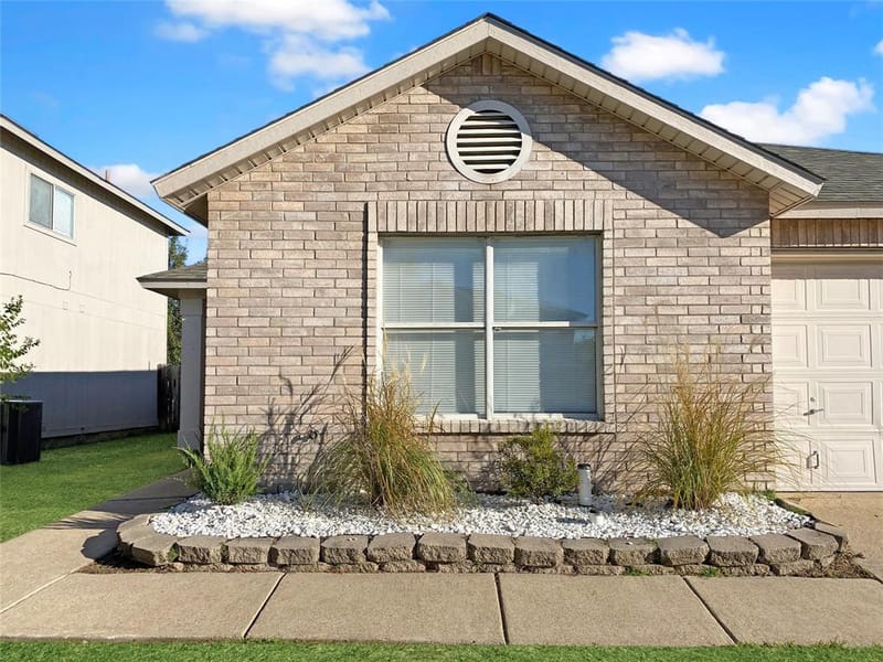 10112 Chapel Glen Terrace, Fort Worth TX 76116 - Photo 2