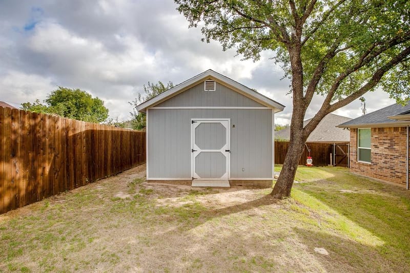 2204 Snake River Drive, Granbury TX 76048 - Photo 7