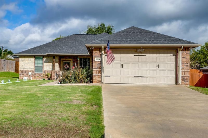 2204 Snake River Drive, Granbury TX 76048 - Photo 9