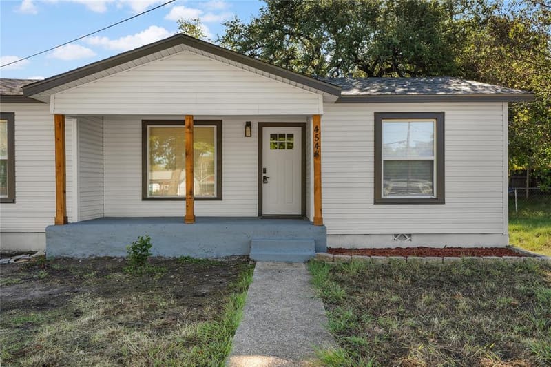 4548 Hodgkins Road, Lake Worth TX 76135 - Photo 3