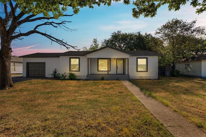 4548 Hodgkins Road, Lake Worth TX 76135