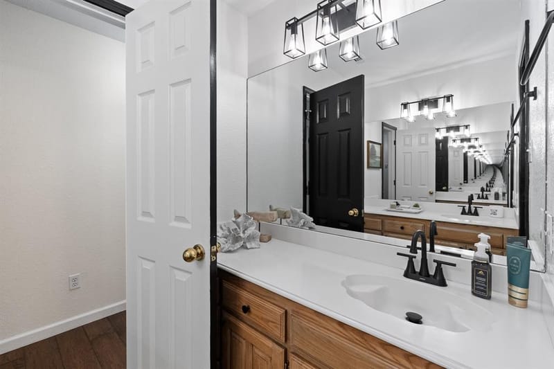 405 Lincoln Oaks Drive, Burleson TX 76028 - Photo 23