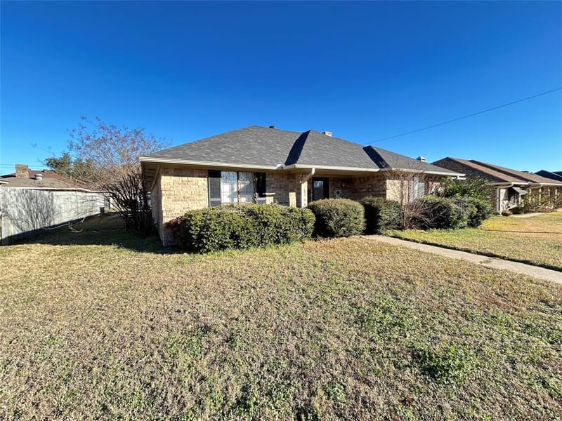 120 Cedar Springs Boulevard, Sulphur Springs TX 75482 - Photo 2