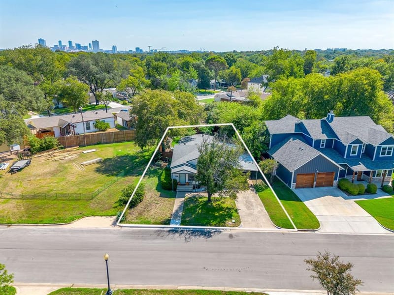 3817 Oaklawn Drive, Fort Worth TX 76107 - Photo 2
