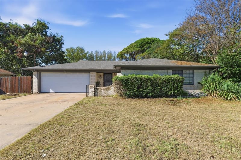 914 Meadowlark Lane, Granbury TX 76048